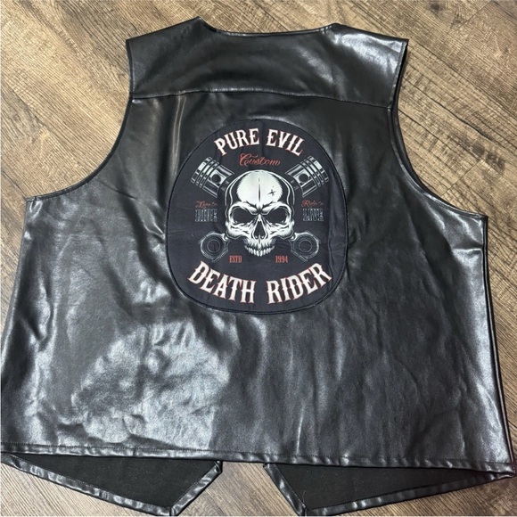 Costume Biker Vest Black Faux Leather Death Rider
Patch Men's XXL 25ptp/26L - Picture 1 of 7